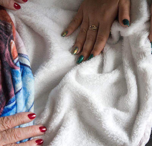 Divesart - Decke von Mutter zu Sohn - "Flauschiger kleiner Wolf"