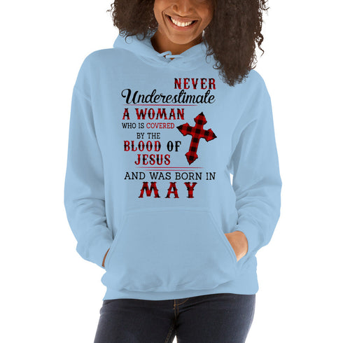 Divesart - Never underestimate a Grandma was born in May Unisex Hoodie